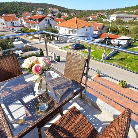 Bilanovic Apartment Tisno