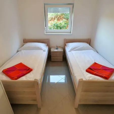 Bilanovic Apartment Tisno