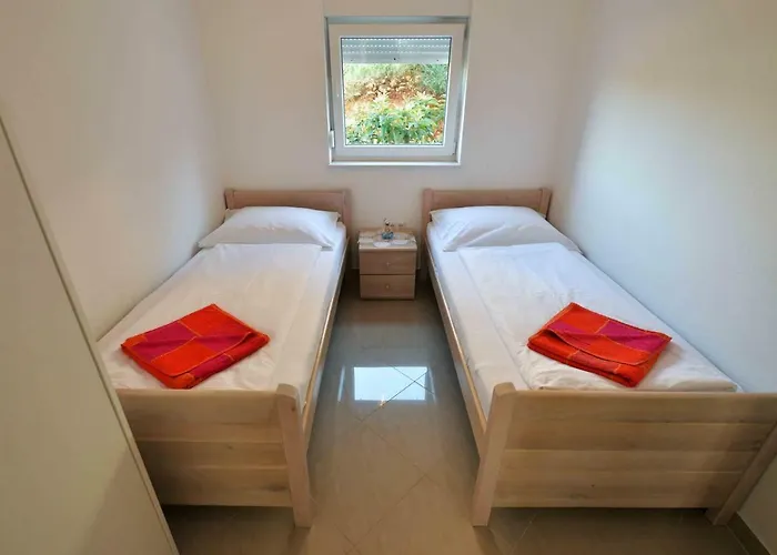 Bilanovic Appartamento Tisno